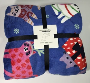 Vera Bradley CATNIP CHRISTMAS Throw Blanket Plush Blue NWT 80" x 50" Holiday Cat - Picture 1 of 5