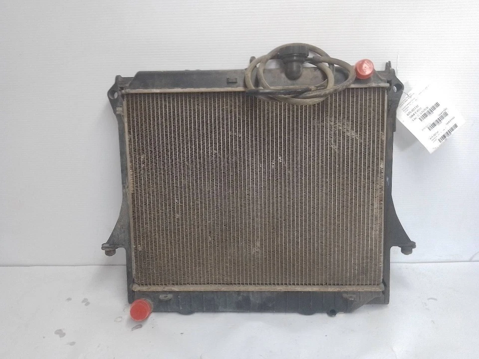 Radiator from 2006 Chevrolet Colorado Manual Transmission 11515232 - Image 1 of 4