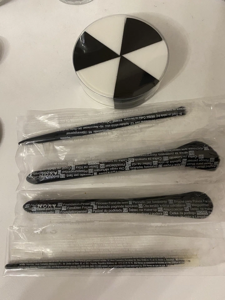 5 Kosmetikpinsel und 6 Kosmetikschwämmchen alles neu und OVP - Bild 1 von 1