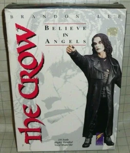 THE CROW Statue "Believe in Angels" - 1/6 Vinyl Model Kit Inteleg Brandon Lee - Picture 1 of 5