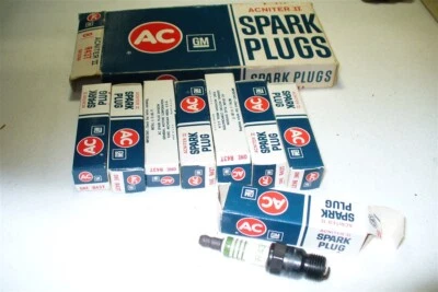 1970 Chevelle 454 r43t AC early style spark plugs 4 green ring 5613354 set/8 - Image 1 of 2