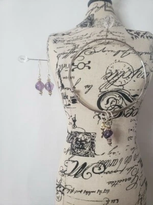  Pendientes y pulsera de gancho de pez de cristal de fluorita púrpura arco iris natural Foto 1 de 4