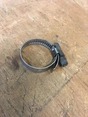 1998-2003 Aprilia Rsv1000 Mille Coolant Hose Clip - Image 1 of 4