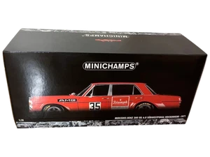 MINICHAMPS Mercedes-Benz 300 SEL 6.8 AMG Red Pig 1/18 auto pressofusa 1971 Hockenhei - Foto 1 di 7