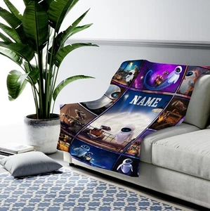 Personalized Disney Pixar WALL-E Blanket, WALL-E EVE Couple Disney Valentine Bla - Picture 1 of 4
