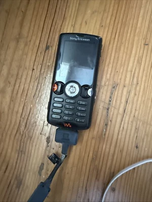SONY ERICSSON WALKMAN W810i MOBILE – USED   CHARGER NOT INCLUDED) - Image 1 of 4