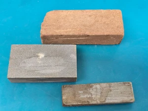 Vintage Assorted Sharpening Wetstone Lot / Bench Repair Tool - Picture 1 of 4