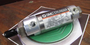 SMC Pneumatic Cylinder 40mm stroke 250psi NCME150- - Imagen 1 de 4