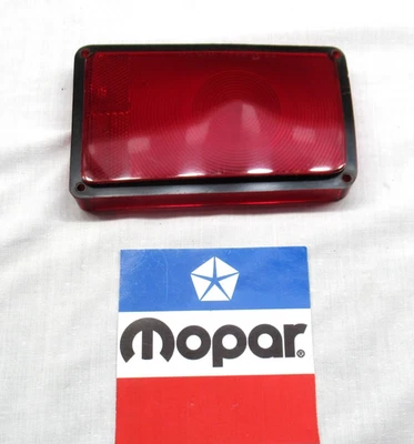 Dodge Charger SE 1971 Super Bee techo rígido lente de luz trasera exterior derecha Foto 1 de 4