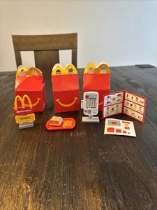 Lil McDonalds Spielzeug Konvolut - Selbstbestellkiosk - 2025 Happy Meal Nuggets Schild Posten - Bild 1 von 4
