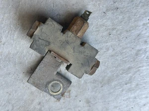 Volvo P1800 1800 S E ES Brake Line Distributor - Picture 1 of 4