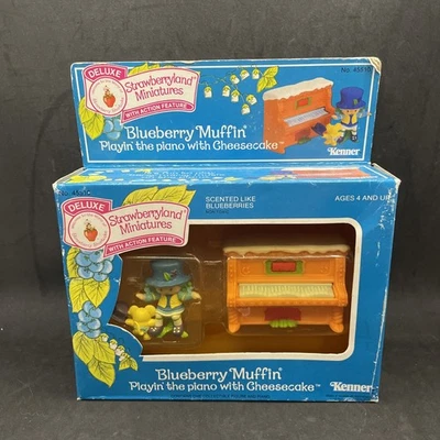 Miniaturas de pastel corto de fresa y piano y pastel de queso Blueberry Muffin sin usar, en caja Foto 1 de 4