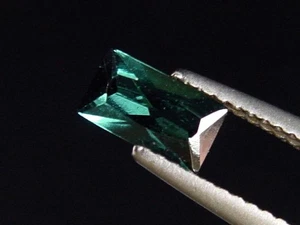 Indigolith / blauer Turmalin 0,68 Ct. Baguette (5238t) - Bild 1 von 2