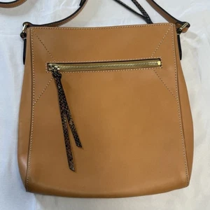 G.I.L.I. Leather Double Zip Terra Flat Crossbody Honey Brown Color **READ** - Picture 1 of 11