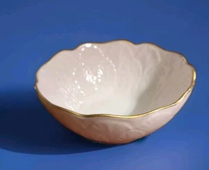 Lenox Small Bowl 4.5” Embossed Leaf Pattern Scalloped Edge Gold Tone Rim - Picture 1 of 10