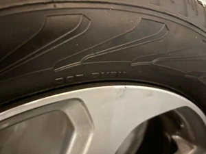 Toyota Yaris Bj 2016 Original Alufelgen in silber auf Winterreifen  - Bild 1 von 7