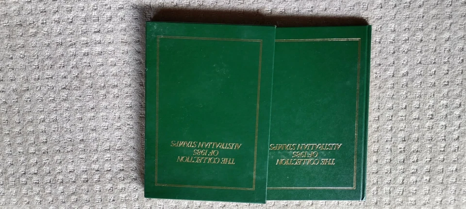 The Collection of 1985 Australian Stamps + album and box - price  25.00 aud - image 1 of 1