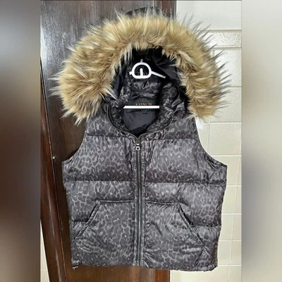 Chaleco acolchado de piel con estampado de leopardo animal de diseñador COACH S Foto 1 de 4