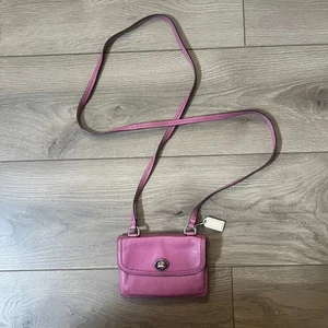 Borsa a tracolla Coach Dylan in pelle rosa - Foto 1 di 8