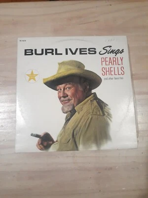 BURL IVES / SINGS PEARLY SHELLS AND OTHER FAVORITES 1964 FESTIVAL RECORDS - Image 1 of 4