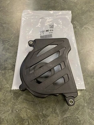 OEM Honda 1993-2009 Sportrax TRX300EX  Front Left Sprocket Cover 11351-HM3-670 - Изображение 1 из 4