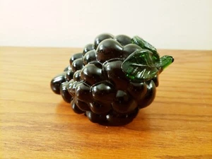 Vintage Mid Century Modern Art Glass Grapes Cluster Purple Green Fruit Decor  - Picture 1 of 5