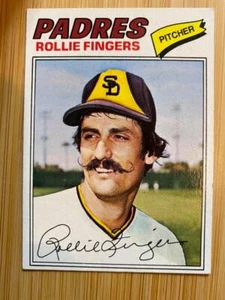 1977 TOPPS #523 ROLLIE FINGERS PADRES BONUS CARTOLINA HOF SPEDIZIONE GRATUITA - Foto 1 di 3