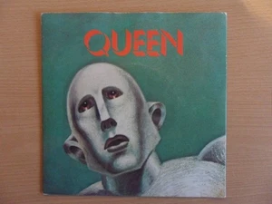 Queen - We Are The Champions / We Will Rock You  (7" Vinyl) - Picture 1 of 2