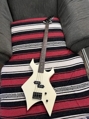 Bajo eléctrico BC Rich Warlock Platinum Series blanco perla Foto 1 de 4