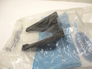 NEW OEM Ford Rear Seat Pivot Cover F81Z-28605B88-AAA F250 F350 Super Cab 1999-07 - Bild 1 von 2