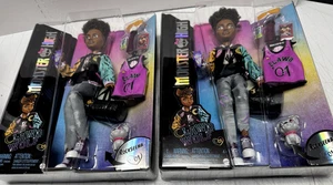 Menge 2 Monster High Clawd Wolf Puppe mit Rockseena Gargoyle Bulldogge + Zugang. - Bild 1 von 1