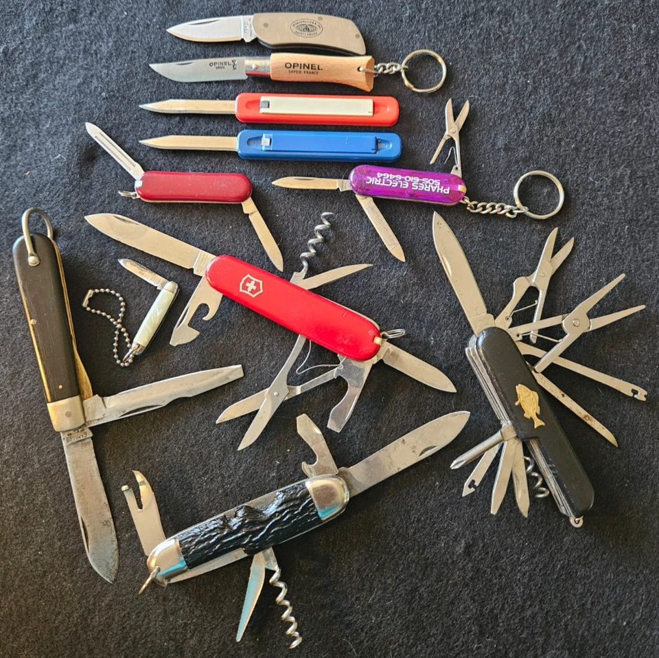 11 cuchillos y multiherramientas en su mayoría de colección. Opinel, Victorinox, Camillus, Jowika, +7. Foto 1 de 4