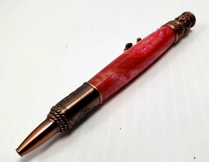 Bolígrafo con diseño de remolino rojo rosa tema náutico torneado a mano resina de aluminio con estuche - Imagen 1 de 11