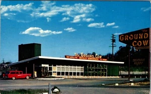 AUBURN KALIFORNIEN DIE BODENKUH STRASSENRANDFAHRT IM RESTAURANT POSTKARTE - Bild 1 von 2