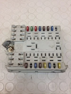 FIAT PUNTO (2002) 1.9 DIESEL 44KW 5P SCATOLA CENTRALINA FUSIBILI 46760257 - Immagine 1 di 3