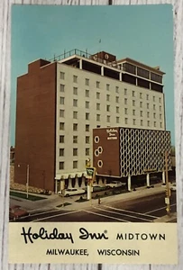 Holiday Inn Midtown Milwaukee Wisconsin WI Vintage Postcard - Picture 1 of 2