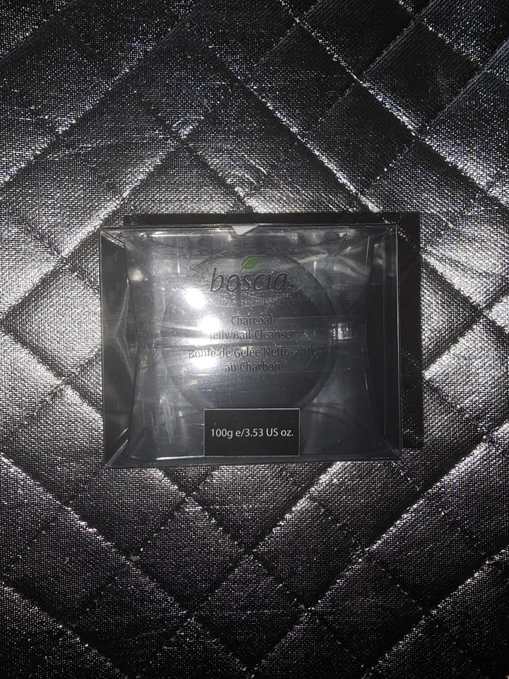 Limpiador de bolas de gelatina de carbón Boscia, vegano, sin crueldad, cuidado de la piel limpio natural Foto 1 de 1