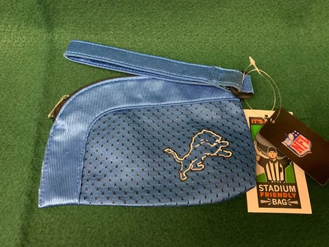 DETRIOT Lions NFL Small BLUE Zip Wristlet/Purse NWT + Bandana Cover