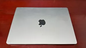 Apple MacBook Pro 14" (512GB, M1, 16GB) - Space Grau - Kosmetische Probleme - Bild 1 von 6