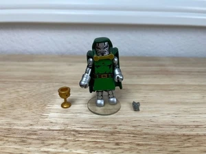 Figura Diamond Select DST Marvel Minimates Bring on the Bad Guys Dr. Doom 2,5" - Imagen 1 de 2