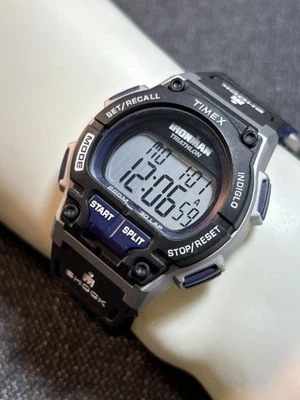 Reloj cronógrafo digital Timex 200M Ironman Triathlon Shock 30 vueltas funciona Foto 1 de 4