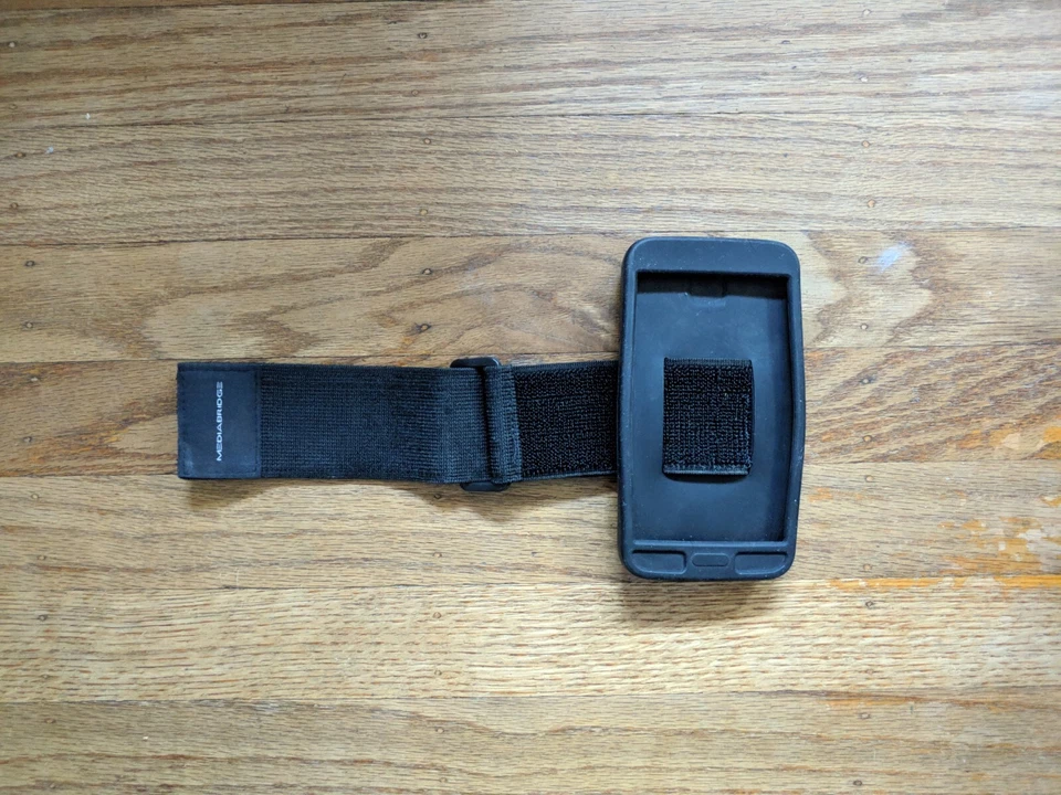 Samsung Galaxy S5 Sport Armband Case (USED) Media Bridge Brand - Silicone Case - Image 1 of 4