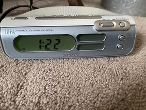 Sony Liv AM FM Radio Alarm Clock Dream Machine - Picture 1 of 5