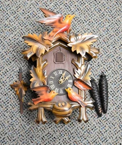 Vintage Cuckoo Clock Mfg Co Clock With Moving Birds (Weights & Pendulum) - Picture 1 of 14