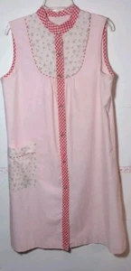 Sears Housedress Women SZ M Vintage House Dress PinkW/Floral Accents Sleeveless - Picture 1 of 5