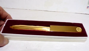 SELTEN 1961 Florida Atlantic University Gold schwerer Brieföffner in OVP - Bild 1 von 3