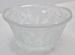 Vintage ACANTHUS ERHABEN RELIEF MATTGLAS KÖNIG INDONESISCHE SCHALE 5,5 Zoll Durchmesser - Bild 1 von 3