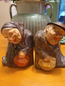 Vintage Old World Man & Woman Sitting w/ Bags JAPAN, Ceramic - Picture 1 of 8