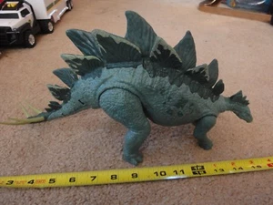 Vintage Jurassic Park Lost World, Thrashing Spike Tail Stegosaurus figure. Rare! - Picture 1 of 7