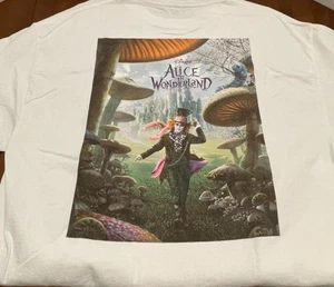 Johnny Depp The Mad Hatter Alice in Wonderland Disney Promo T Shirt XL 2010 - Picture 1 of 4